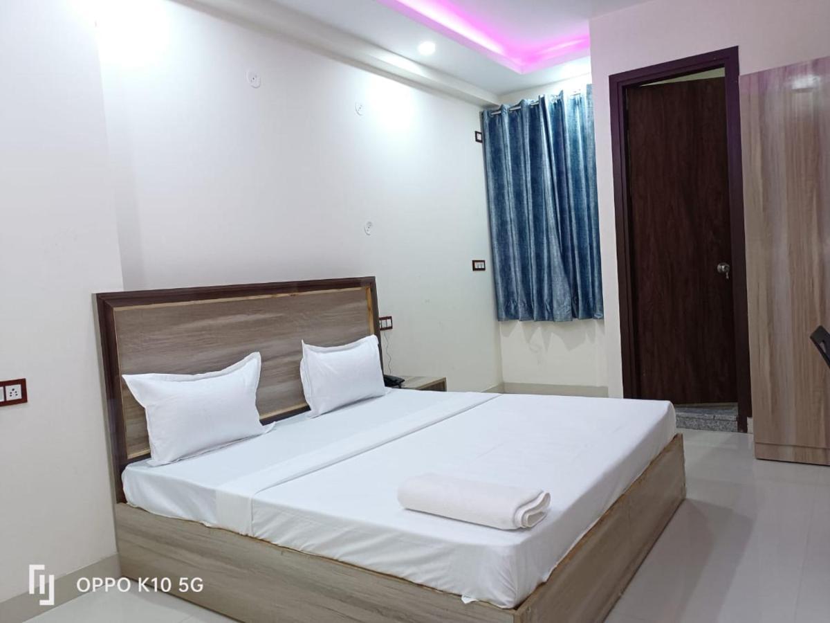 Hotel Red Velvet At Delhi Airport Neu-Delhi Exterior foto